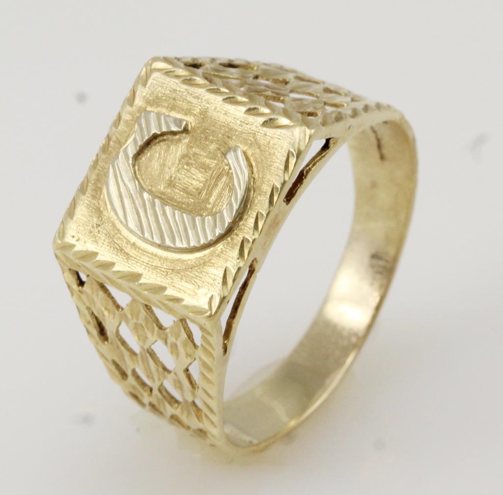 14kt Two Tone Gold 5 1g Letter C Ring Property Room