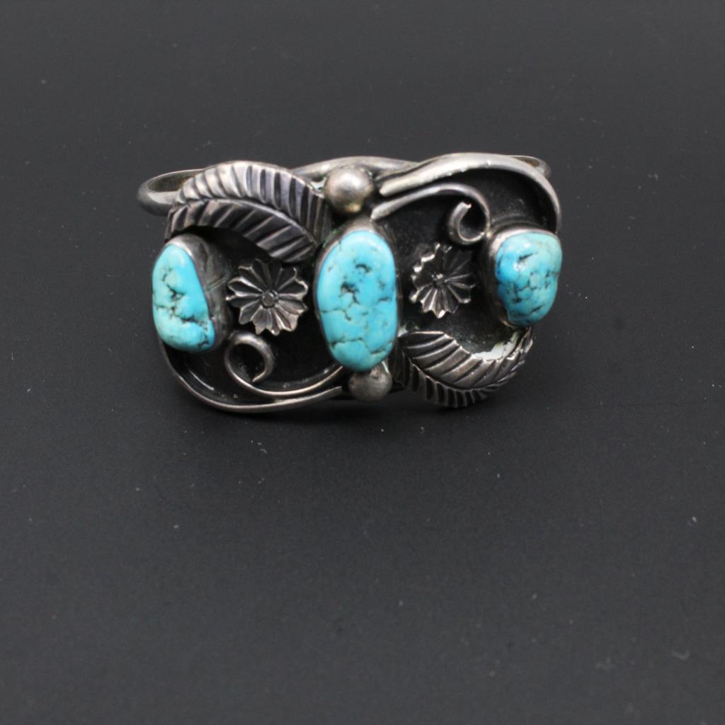 silver 32 4g bracelet with turquoise accents property room silver 32 4g bracelet with turquoise accents property room