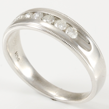 Used engagement rings auction