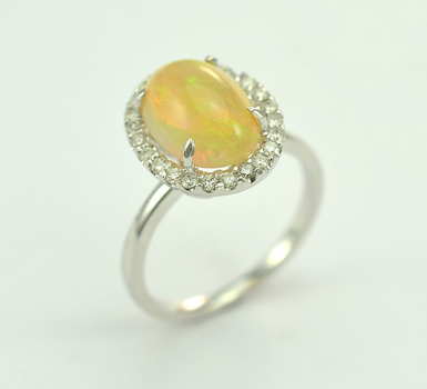 Used engagement rings auction