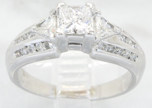 Used engagement rings auction