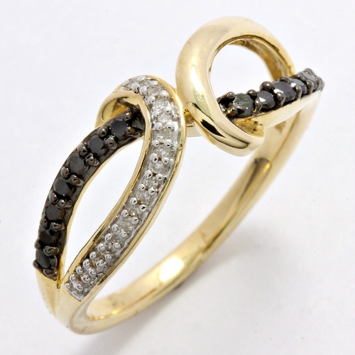 Solid 10k Yellow Gold 0 38ctw Genuine White Black Diamonds Ring Solid 10k Yellow Gold 0 38ctw Genuine White Black Diamonds Ring Sz 7 Property Room