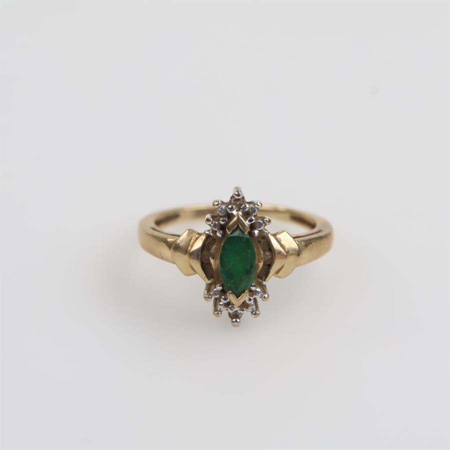 10kt Gold Green Stone Diamond Accent Ring