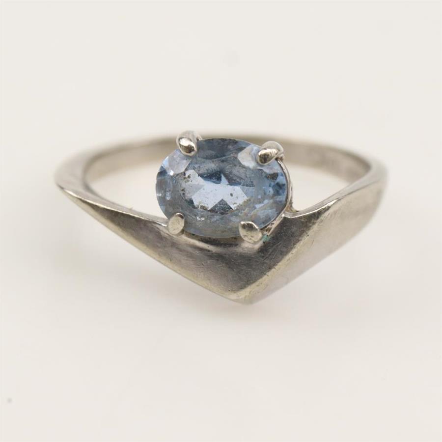 Real Blue Spinel Rings 10kt White Gold Blue Spinel Ring | Property Room