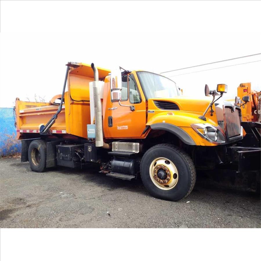 2013 International 7400 w/Plow (Hartford, CT 06114)