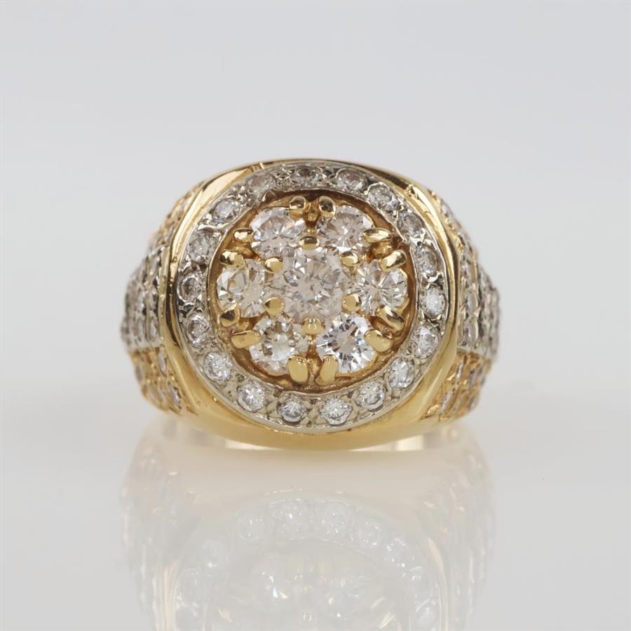 3.30cts TW Diamond 18kt Gold Signet Ring-Evaluated By Our Certified ...