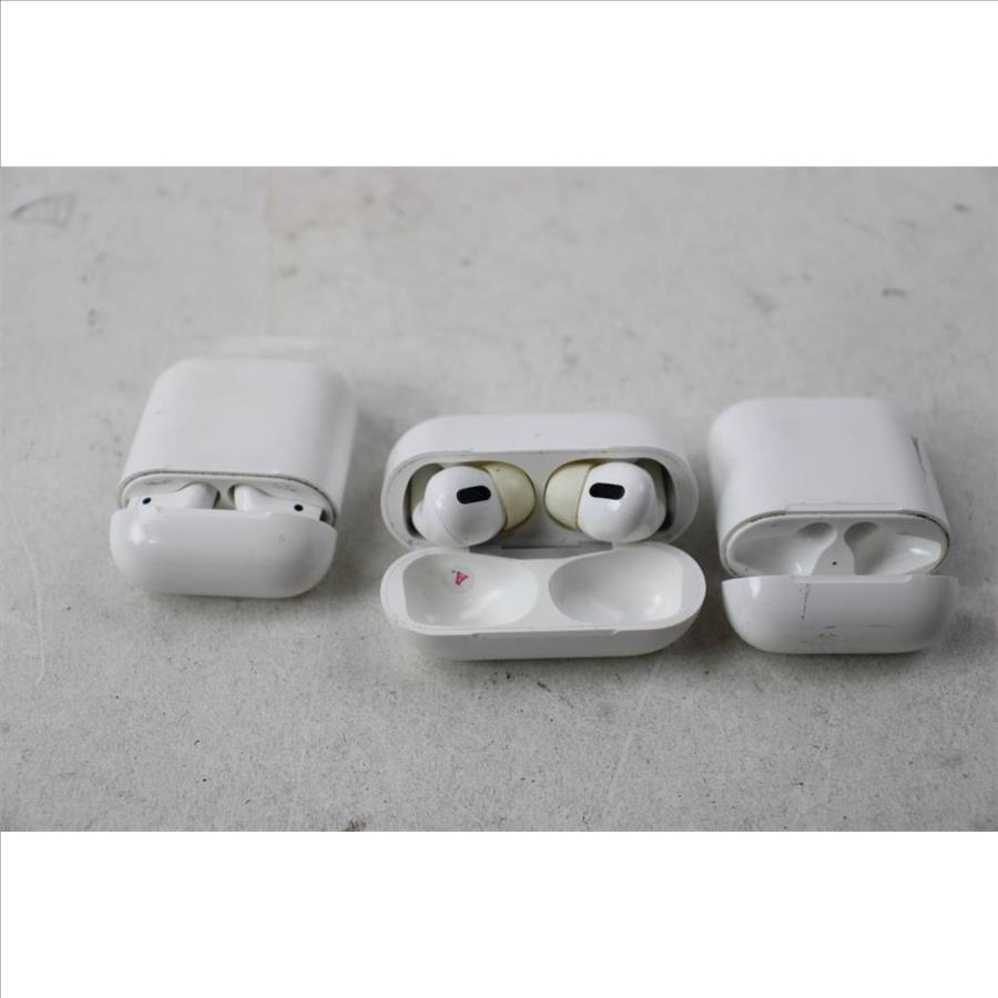 Airpods, 2 Pieces With EMPTY Lightning Charging Case