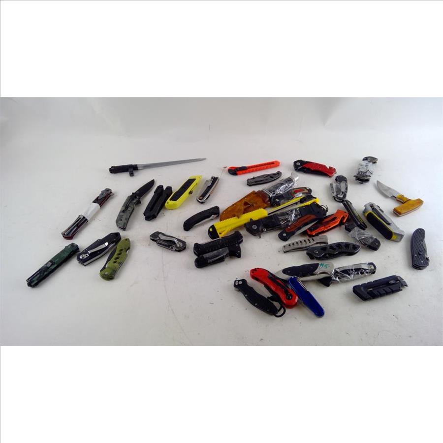 Box Of Knifes 10+ Pieces
