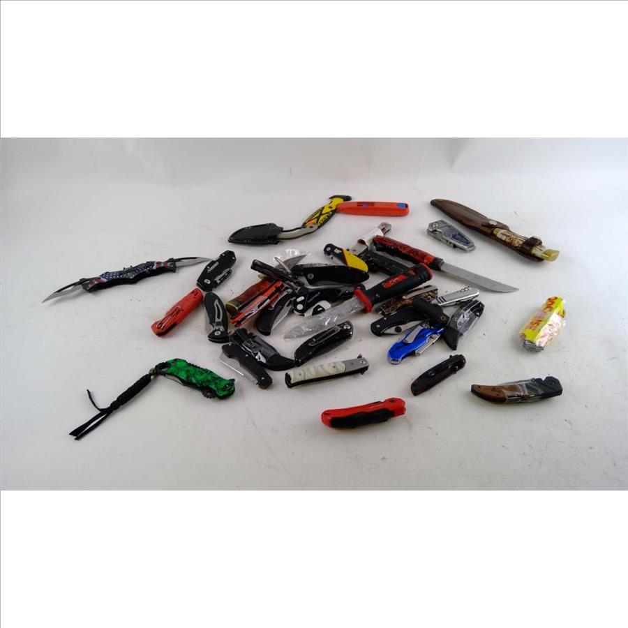 Box Of Knifes 10+ Pieces