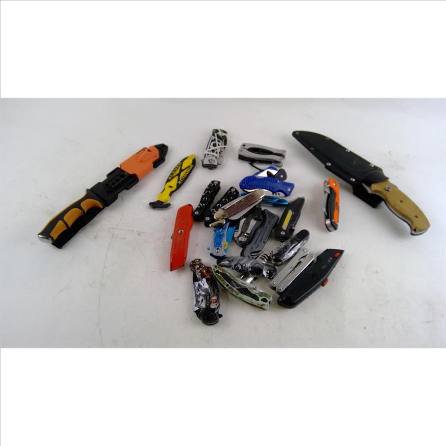 Box Of Knifes 10+ Pieces