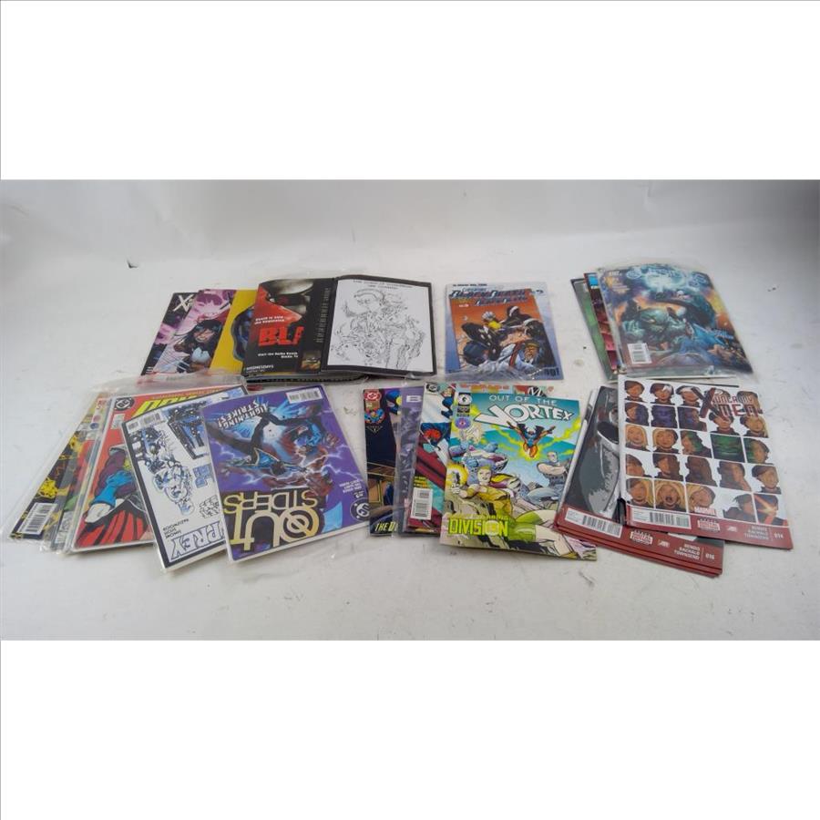 Bulk Comics 10+ Pieces | Property Room