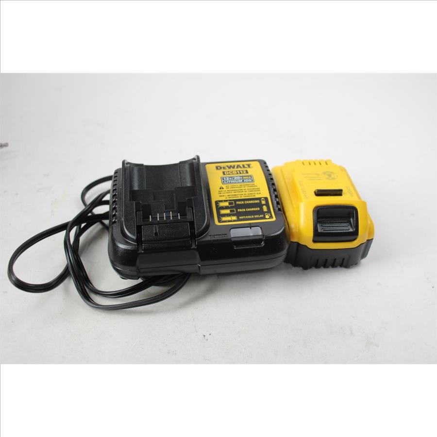 Dewalt 1/2" Cordless Drill Driver With Battery Charger