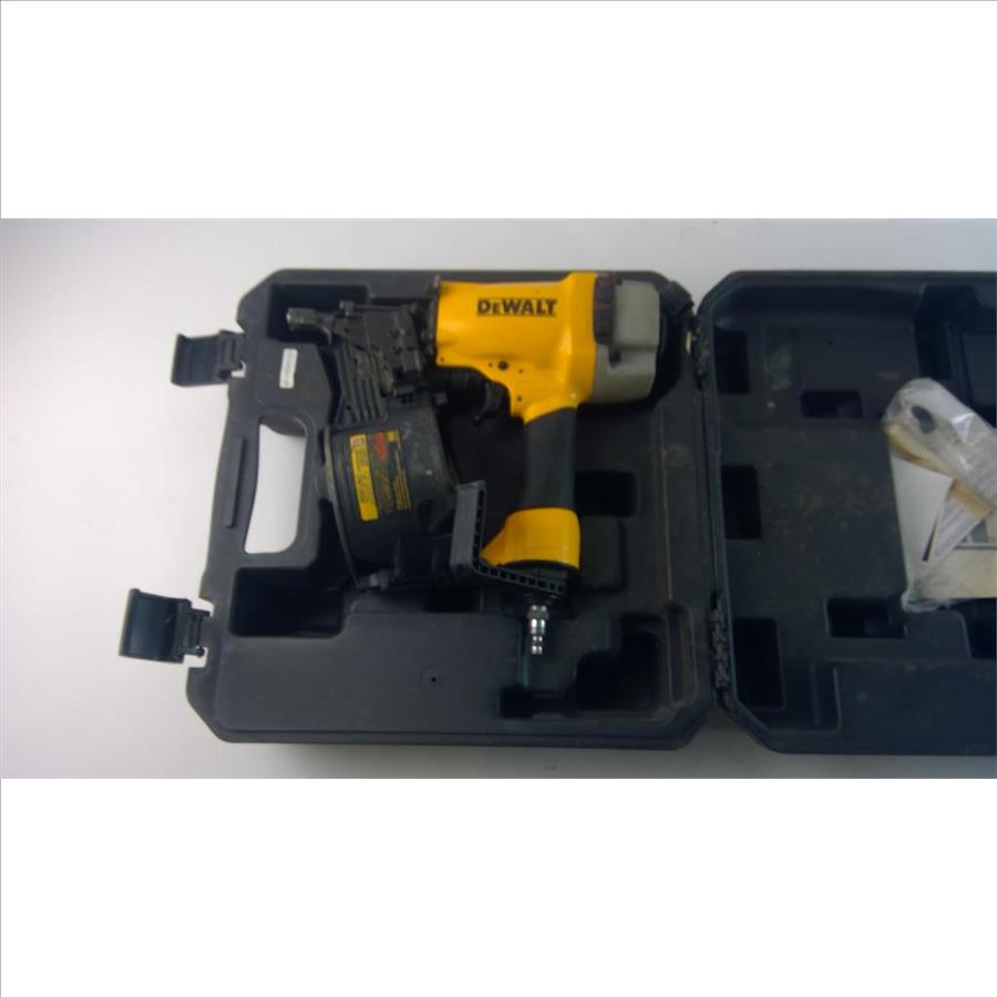 DeWalt 15 Ga. Coil Siding & Fencing Nailer Property Room