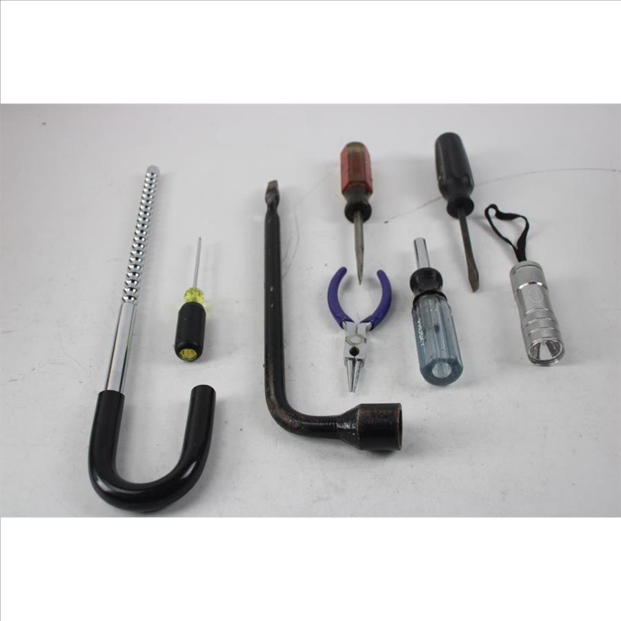 Estwing Hammer, Ace Ratchet Wrench, And More, 14+ Pieces Property Room