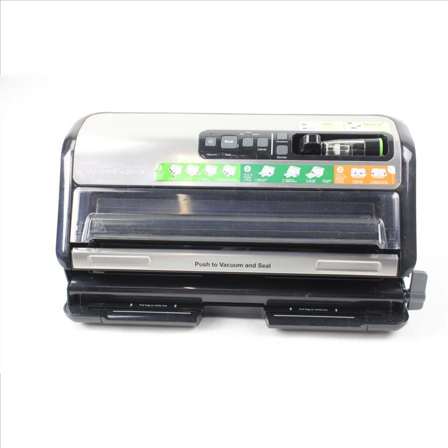 FoodSaver Vacuum Sealer And Traveller 200 Watt Power Inverter