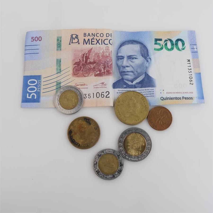 Foreign Currency And Tokens, 7 Pieces