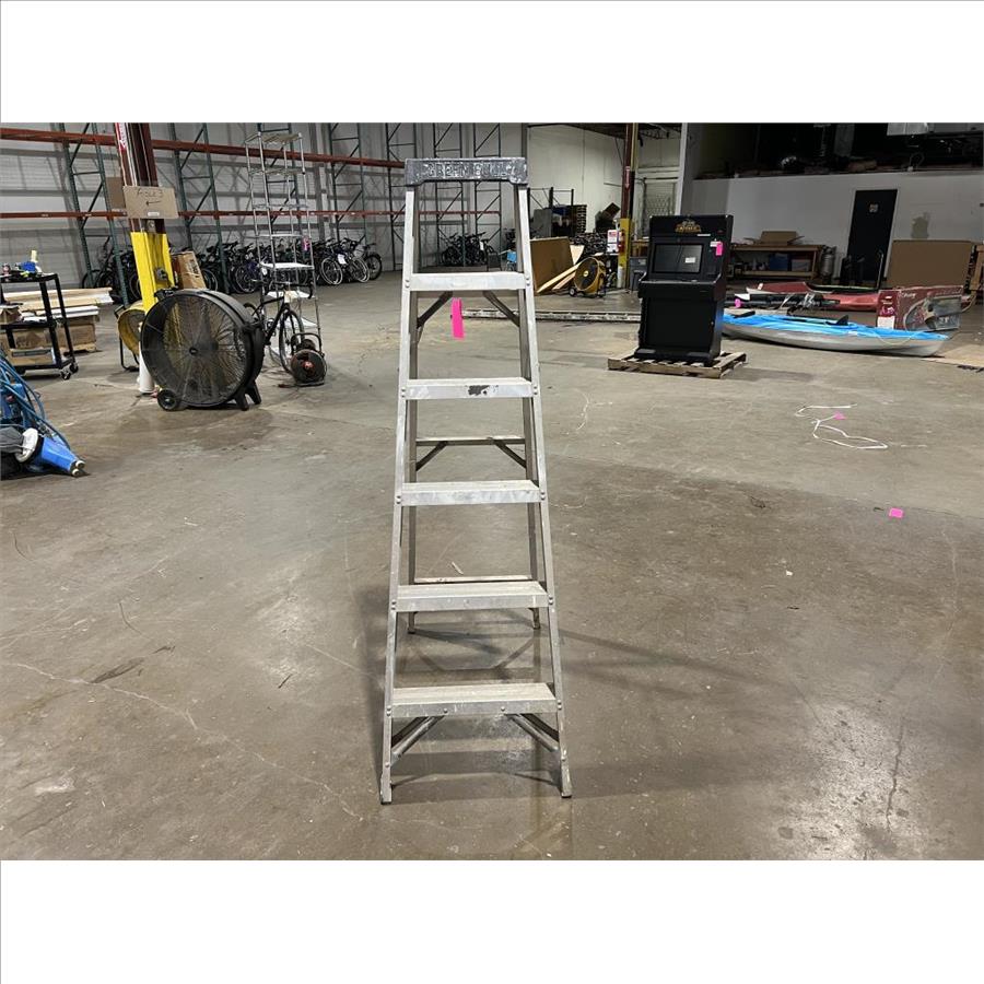 Green Bull Ladder