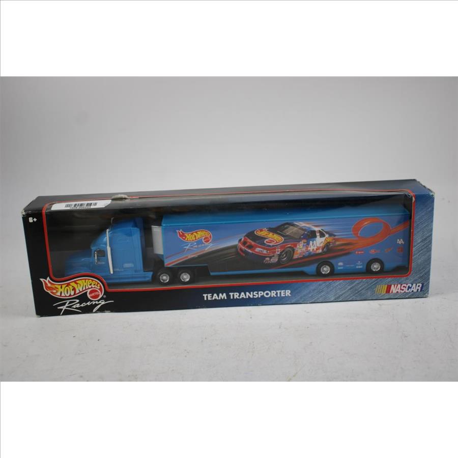 HOT WHEELS NASCAR TRANSPORTER Hot Wheel Racing Team Transporter