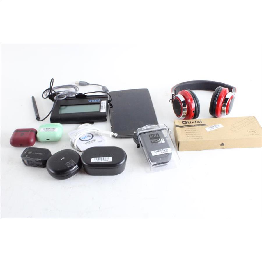 JLab, Skull Candy Wireless Headphones And More, 5+ Pieces | Property Room