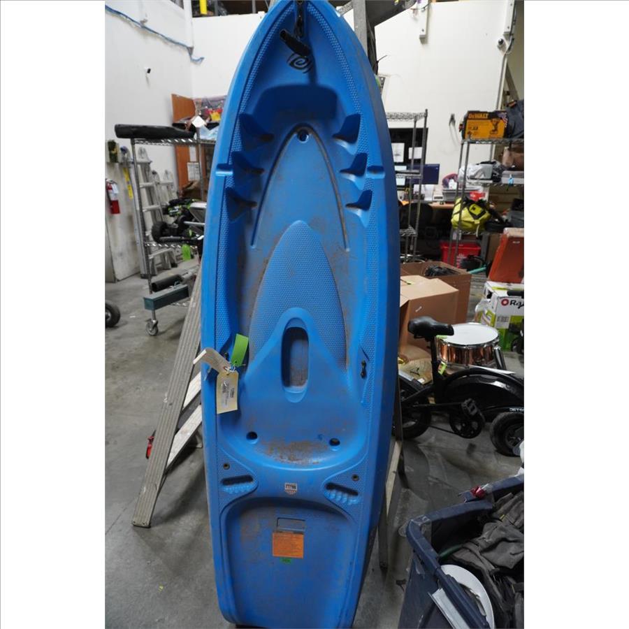 Lifetime Emotion Recruit 6.5 Kayak, Blue Property Room