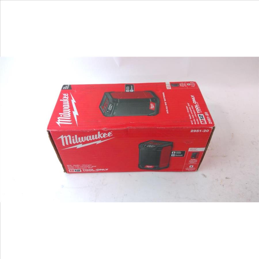 Milwaukee M12 Radio + Charger