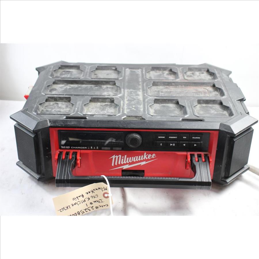 Milwaukee Battery Charger Milwaukee 2950-20 M18 PACKOUT Radio W
