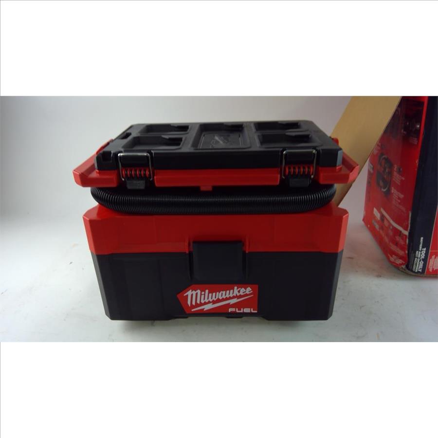 Milwaukee Packout 2.5 Gallon Wet/Dry Vac Property Room