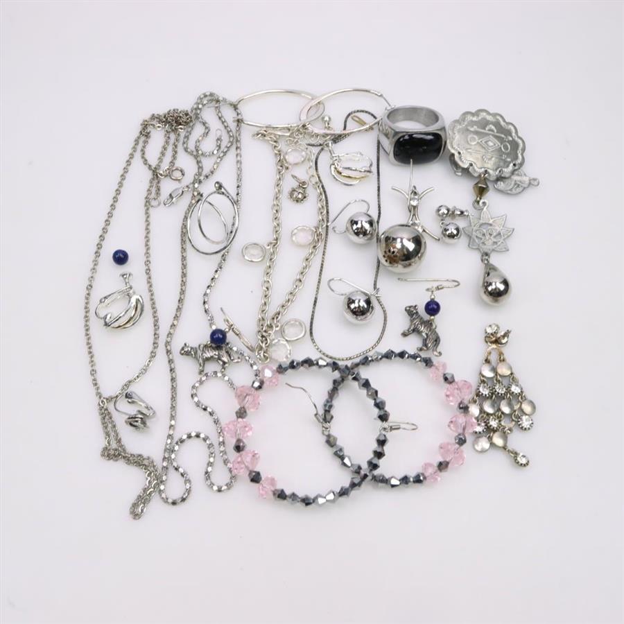 Mixed Jewelry, 10+ Pieces Property Room