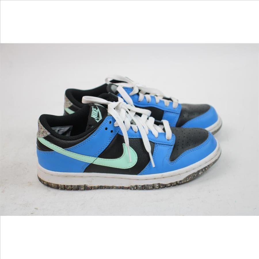 Nike Dunk Low SE (GS) Youth Shoes, Size 5.5, DR0165001 Property Room