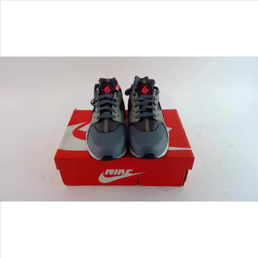 mens nike trainers size 10.5