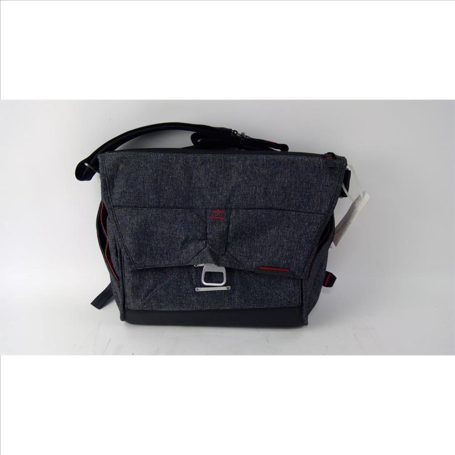Peak Design Messenger Bag, Grey Property Room