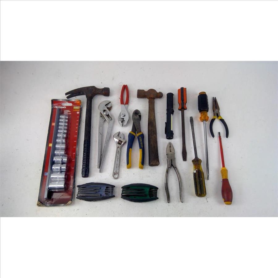 Screwdrivers, Hammer, And More, 15+ Pieces Property Room