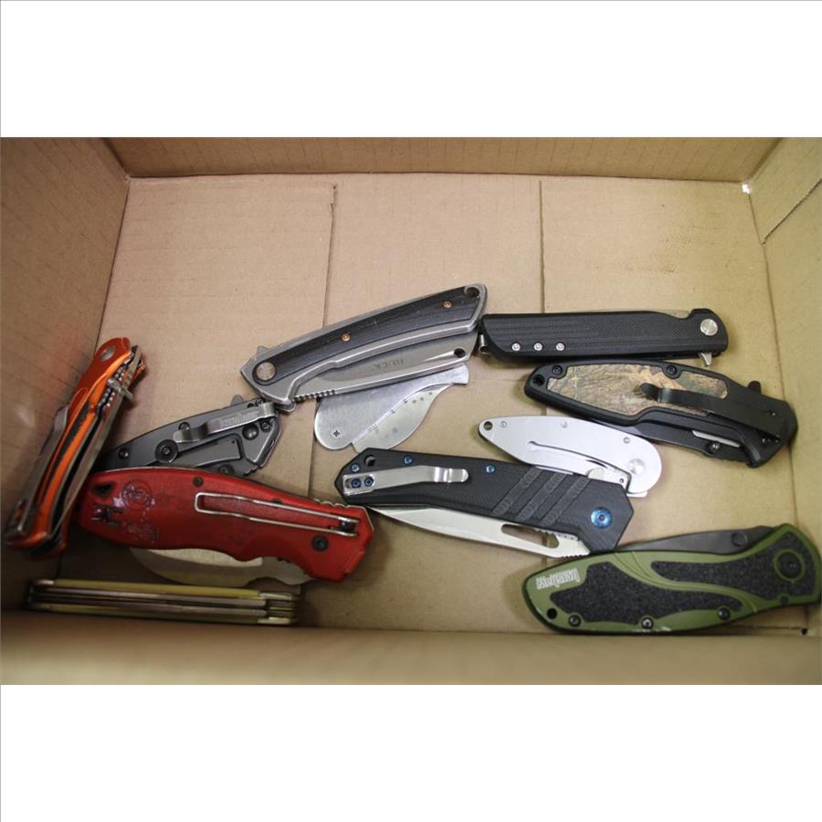 SOG Spear, Buck, Gerber, Kershaw And More Knives, 19 Pieces