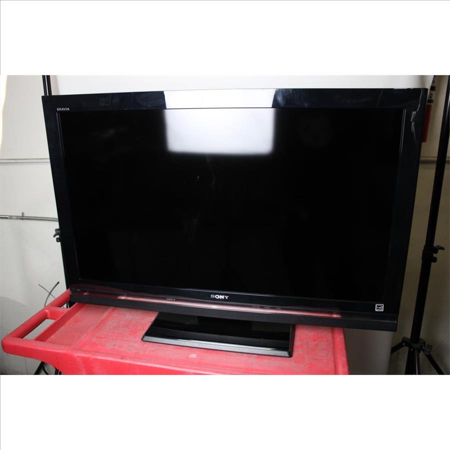 Sony Bravia V Series 40" LCD HDTV Property Room