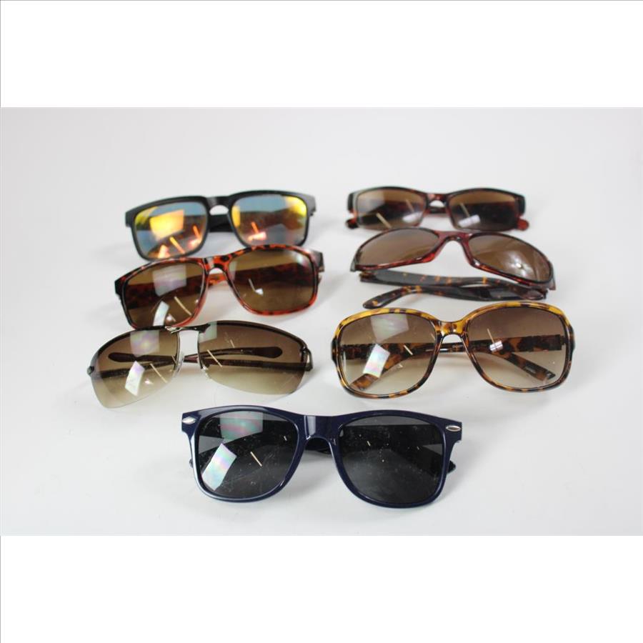 Sunglasses And Eyeglasses Bulk Lot, 13 Pieces Property Room