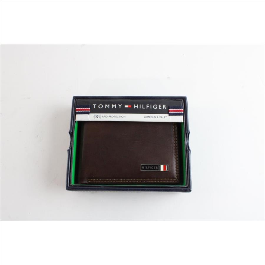Tommy Hilfiger Men's Wallet Property Room