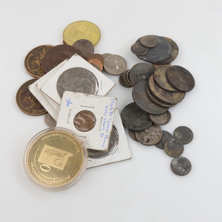 US Currency & Tokens, 1+ Lbs