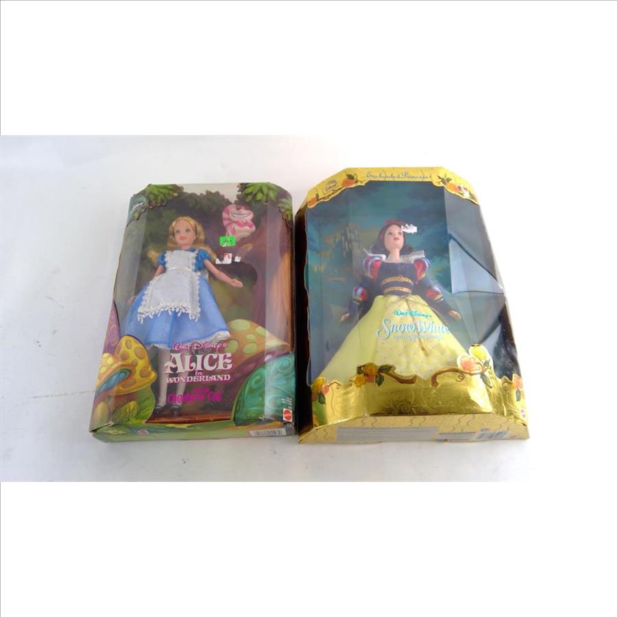 Walt Disney's Snow White And The Seven Dwarfs Doll And More 2 Pieces