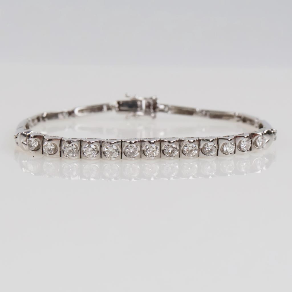 0.78ct TW Diamond 14kt White Gold Bracelet-Evaluated By Our Certified Gemologist-AGS/GIA