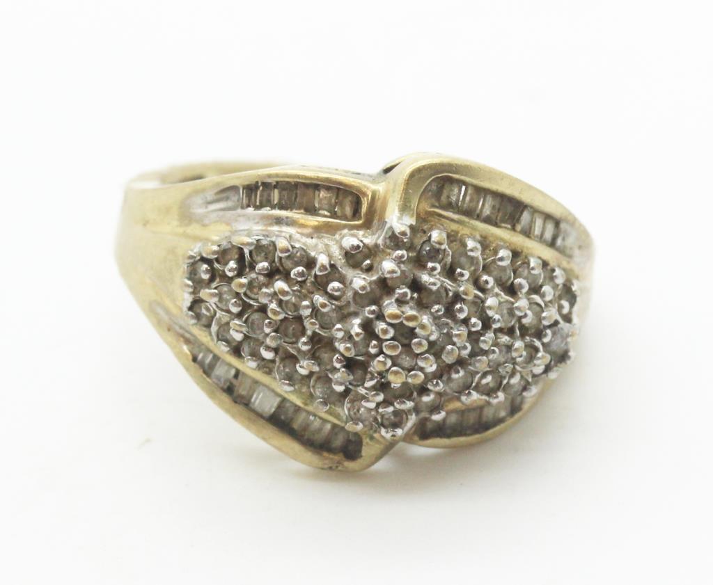 10kt Gold 5.3g Ring With Diamond Accents | Property Room
