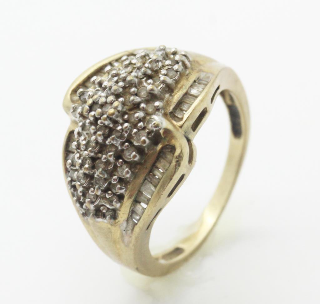 10kt Gold 5.3g Ring With Diamond Accents | Property Room