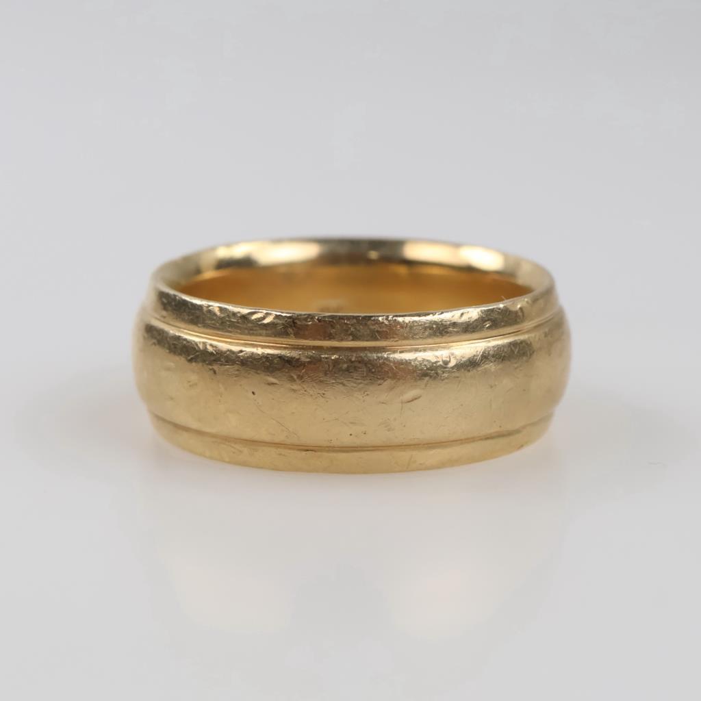 10kt Gold Band