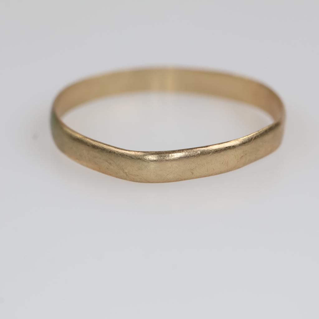 10kt Gold Band