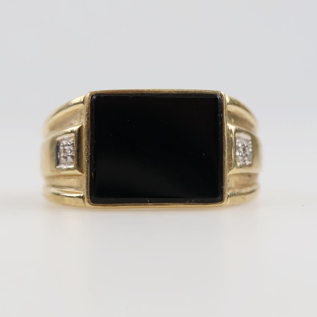 10kt Gold Black Stone Diamond Accent Signet Ring