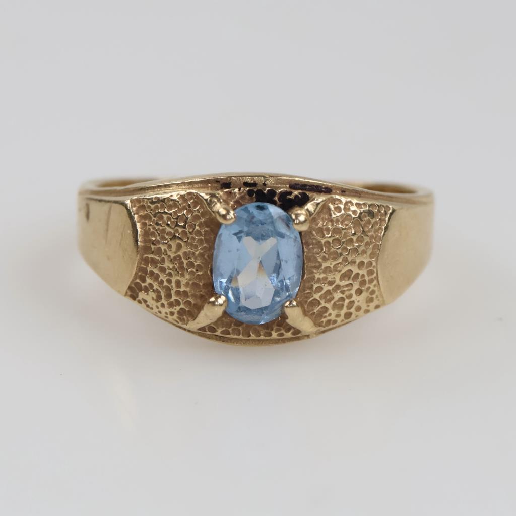 10kt Gold Blue Stone Ring