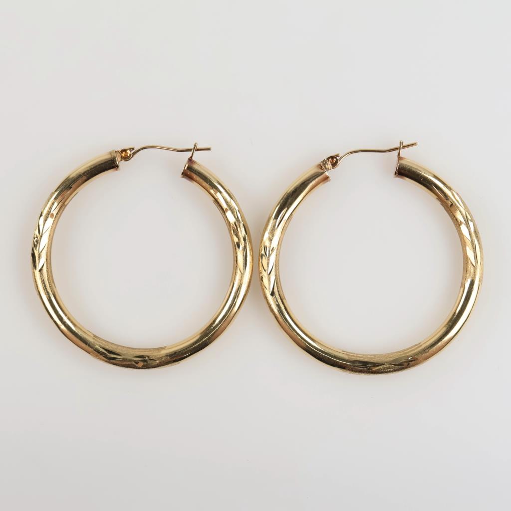 10kt Gold Carved Hollow Hoop Earrings