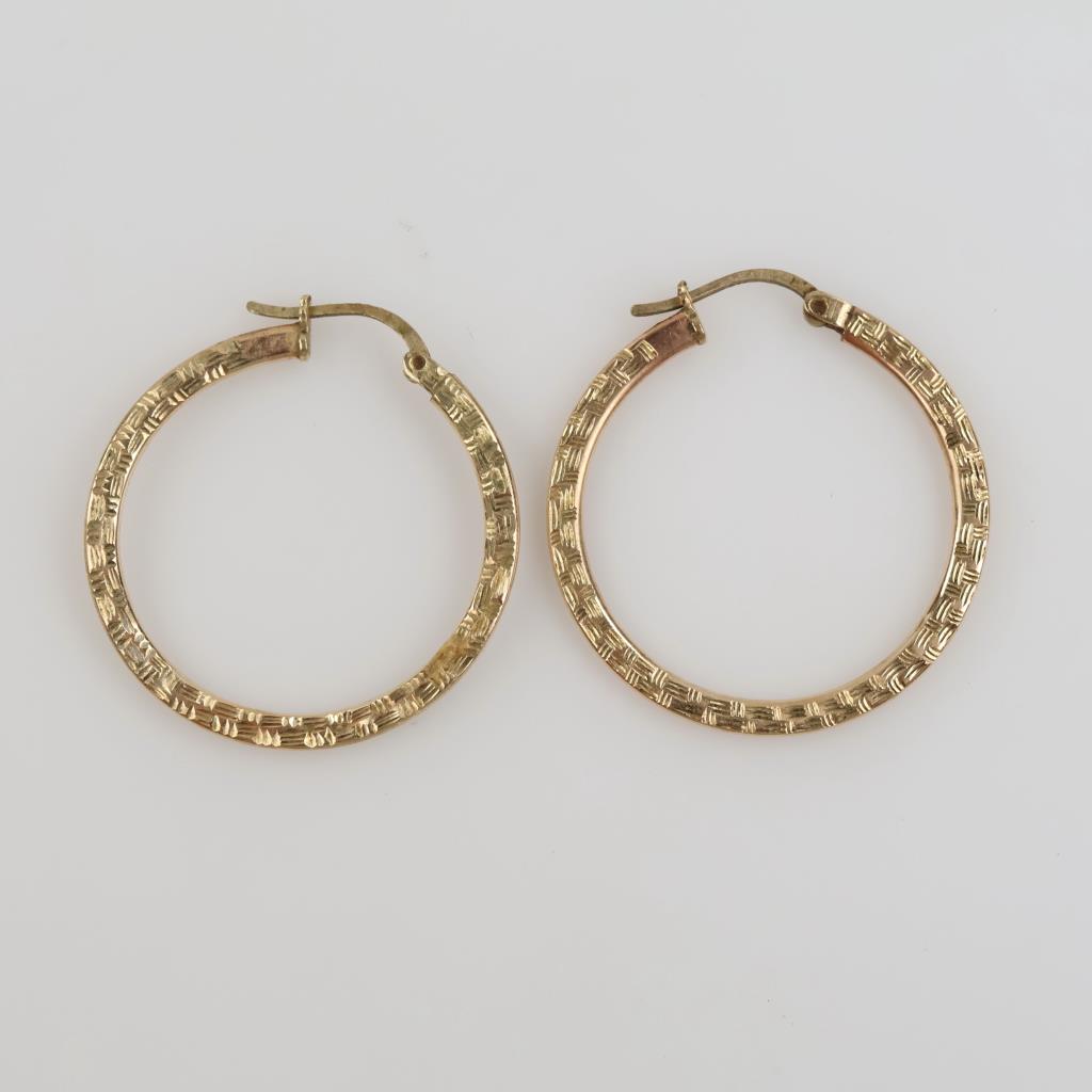 10kt Gold Carved Hollow Hoop Earrings