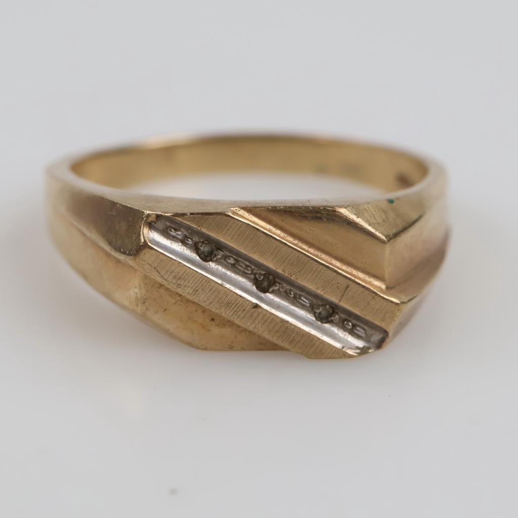 10kt Gold Clear Stone Accent Ring