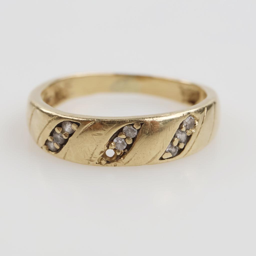 10kt Gold Clear Stone Band