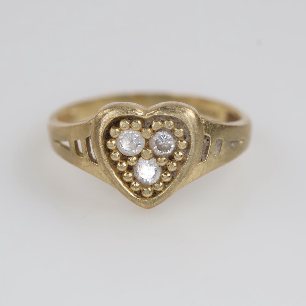 10kt Gold Clear Stone Heart Ring